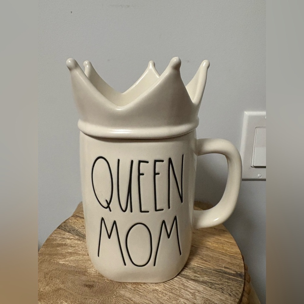 Rae Dunn Queen Mom Mug